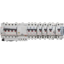 DX3 Kismegszakító 4P C 32A 10kA/16kA 409339