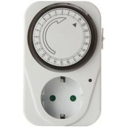 Dugaszolható napi kapcsolóóra, elektromechanikus 3500W, 230V, 16A, IP20