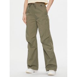 Calvin Klein Jeans Szövet nadrág Parachute Pant J20J222609 Khaki Regular Fit