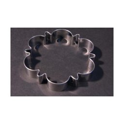 Virág kiszúró forma 9 cm