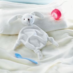 LULLABY nyuszi plüss szundikendő