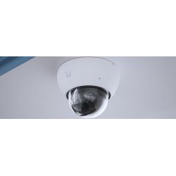 UBNT UVC-AI-Dome-B - AI Dome PoE kamera, 8MP, fekete színű