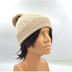 Drapp kötött sapka széles passzéval