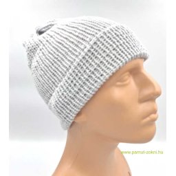 Hamuszürke kötött sapka széles passzéval