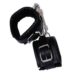 ZADO - bőr csukló bilincs és karabiner (fekete)