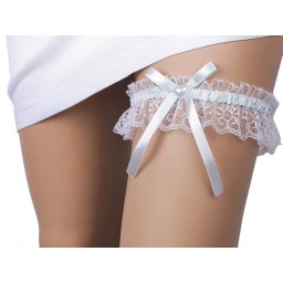Menyasszonyi harisnyakötő csipkés szélessége 5 cm szívekkel