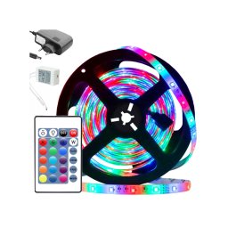 4,5 m RGB SMD 3528 vágható 300 LED-es szalag, hálózati adapterrel, távirányítóval, színes