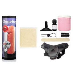Cloneboy péniszmásoló készlet hámmal és tapadótalppal (világos bőr)
