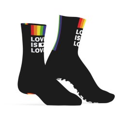 Love is Love Fekete zokni szivrvny cskkal egy mret 39-45