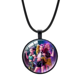 KPop Demon Hunters stílusú nyaklánc – 3 lány üveg medállal