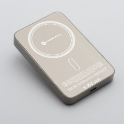FORCELL F-ENERGY F10K8 Super Slim powerbank kompatibilis MagSafe PD3.0 QC4.0 15W 10000 mAh bézs színben
