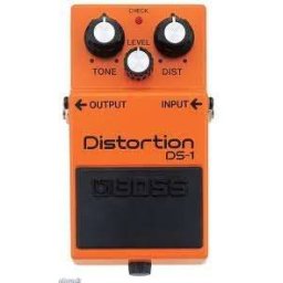 BOSS DS-1 effekt pedál