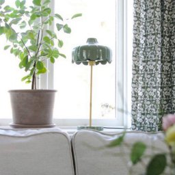 PR Home Wells table lamp, green/gold, height 50 cm