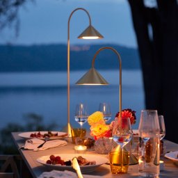 FRANDSEN LED floor lamp Grasp, brass-coloured, height 72 cm