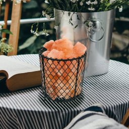 Globo Stone table lamp with salt crystals