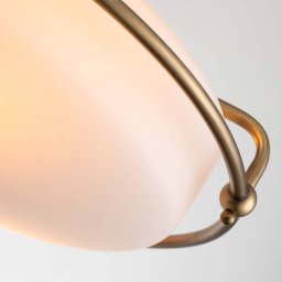 QUOIZEL Griffin F ceiling light, Ø 42 cm, opal glass shade, brass