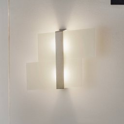 SOLLUX LIGHTING Shifted wall lamp, two glass sections, chrome-plated