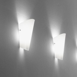 Selène Bloom wall light made of glass, silver