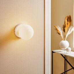 EMIBIG LIGHTING Kiba wall lamp, white/gold with glass ball shade