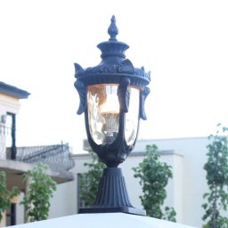 Elstead Philadelphia Pillar Light in a Historical Design