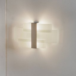 SOLLUX LIGHTING Shifted wall lamp, three glass sections, chrome-plated