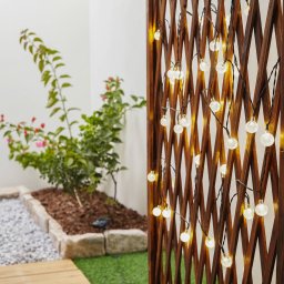 Lindby LED fairy lights Mionel, globes, 30-flg., 635cm