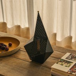 Gubi LED battery-powered table lamp Bagdad, black, height 36 cm