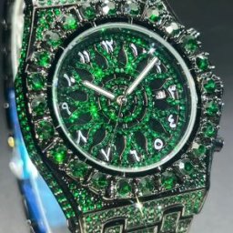 MISSFOX 2024 Hip Hop Orologio con diamanti verdi per uomo Moda automatica Data Orologio al quarzo Abito quadrato Gioielli ghiacciati Orologio da polso Uomo per regalo