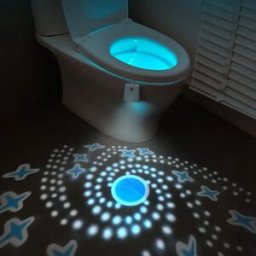 SHENZHITECH Toilette Luce notturna Lampada da toilette per la casa Bagno Corpo 8 cambiamenti di colore per doccia Closestool Decorazioni per la casa