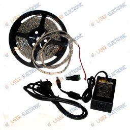 Striscia STRIP LED 5 Metri WATERPROOF IP65 Luce Bianco Freddo con Alimentatore 12V 2AH