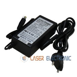 Caricabatteria per Batteria a Litio Charger Li-ion 12.6V 3.0AH