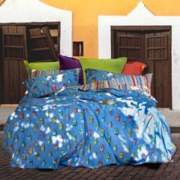 Tessitura Toscana Telerie Copripiumino Beetles Izylinen double face a una piazza in cotone azzurro a stampa scarabei e righe multicolore