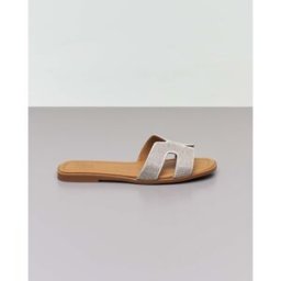 Nina Ciabattina color argento in pelle con cut out laterali sulla fascetta rivestita in strass neri