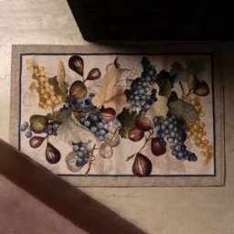 Tessitura Toscana Telerie Tappeto beige 52x180cm in materiale riciclato a stampa motivo uva e fichi