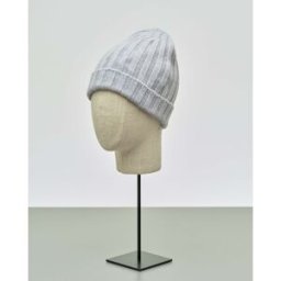 S. Moritz Berretto grigio chiaro in puro cachemire a coste con risvolto