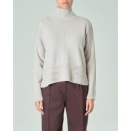 Cachemire Line Maglia boxy color gesso in puro cashmere con collo alto e nervature a rilievo