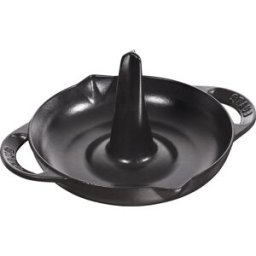 Cuocipollo verticale in ghisa per induzione colore nero di Staub, diam.24cm