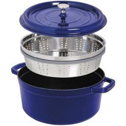 Staub Casseruola tonda in ghisa per induzione colore blu scuro con maniglie, coperchio e cestello vapore, diam. 26cm