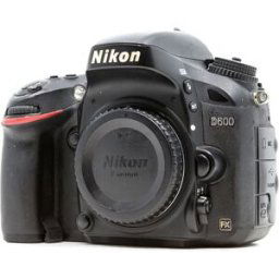 Nikon D600 (Condition: Buono)