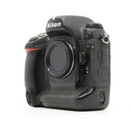Nikon D2X (Condition: Buono)