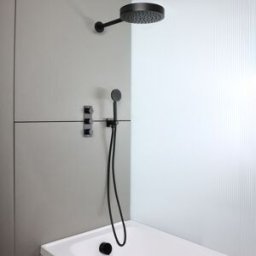 HudsonReed Sistema Doccia con Miscelatore Termostatico con Deviatore, Soffione, Doccetta e Riempimento Vasca con Troppopieno (3 Vie) - Nero - Lune