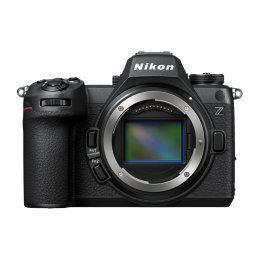 Nikon Z6 III + 24-200mm