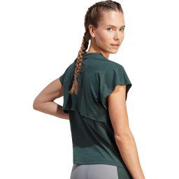 Adidas Maat M train icons training regular fit logo t-shirt in de kleur groen.