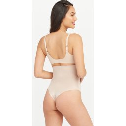 Spanx - Maat M - Suit Your Fancy High Waist String - Soft Nude