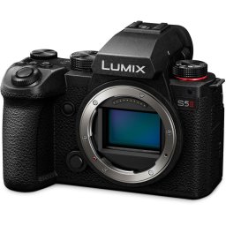 Panasonic Lumix DC-S5II + 70-300mm f/4.5-5.6 Macro O.I.S.
