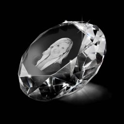 Kristalglas Diamant met Lasergravure (8 cm.)