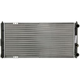 Radiador, arrefecimento do motor NISSENS 673001