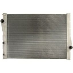 Radiador, arrefecimento do motor VALEO 701549