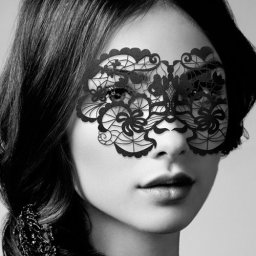 Máscara Anna Bijoux Indiscrets Preta