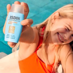 Isdin Protetor solar facial Fusion Water MAGIC Pediatrics FPS 50 Protetor solar facial ultraleve